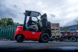 Электрический погрузчик EP EFX352H 2W300 (3000 мм)